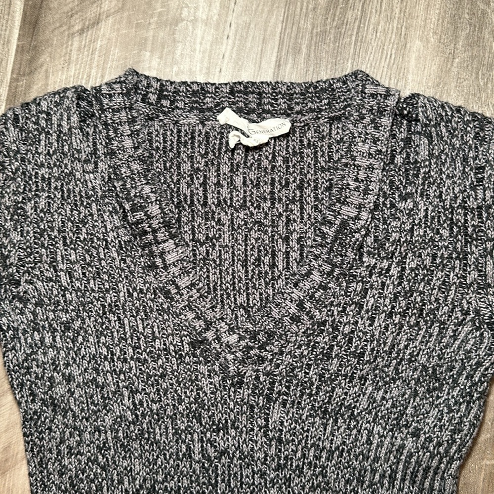 Bcbgeneration Ribbed Split Neck V-Neck Long Sleev… - image 5